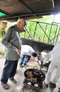 Devotees in Seva for participants